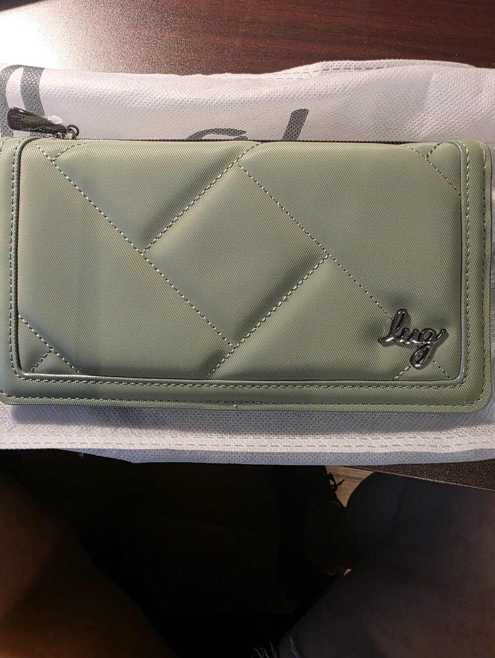 NWT- LUG- SURREY WALLET- Satin Luxe- SAGE with daisies interior